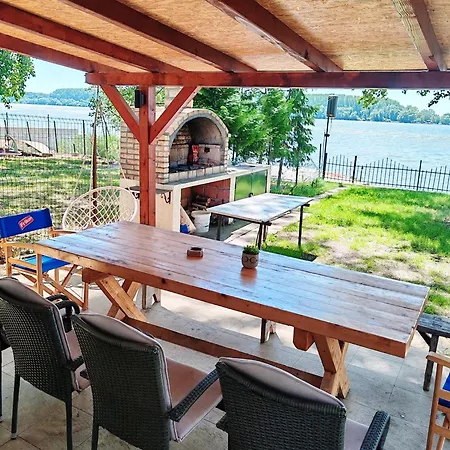 Tatil Evi Dadula Na Dunavu *